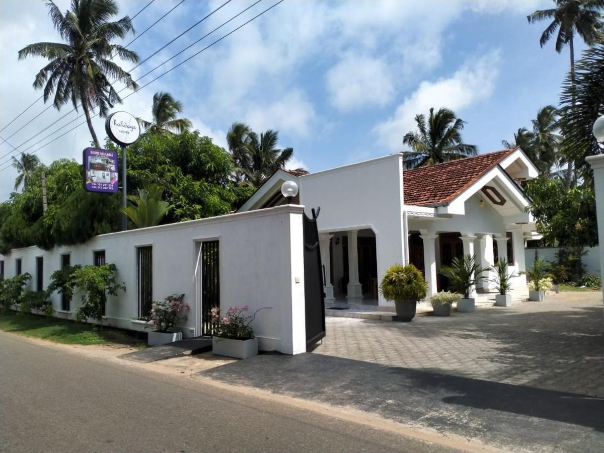 Holidays Hotel Nainamadama Экстерьер фото
