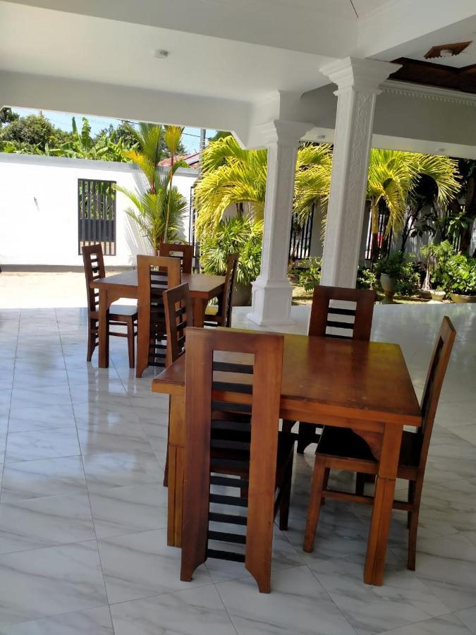 Holidays Hotel Nainamadama Экстерьер фото