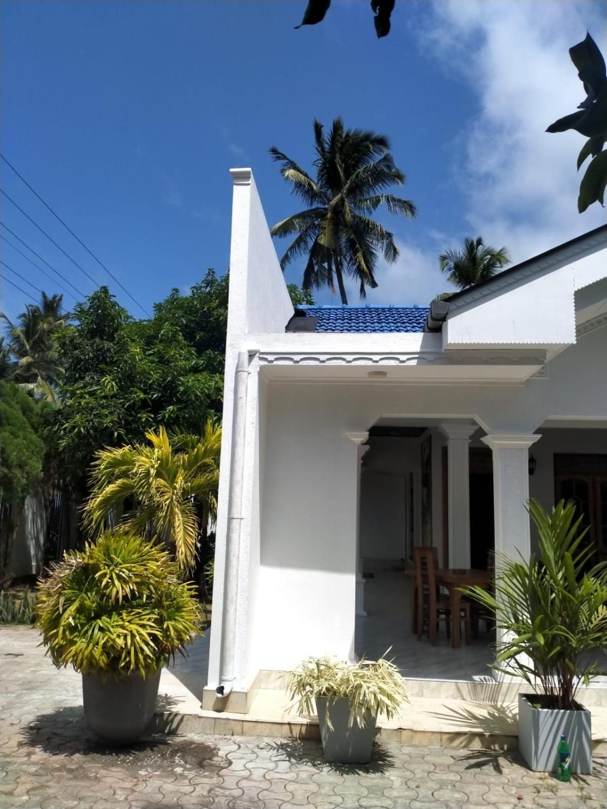 Holidays Hotel Nainamadama Экстерьер фото