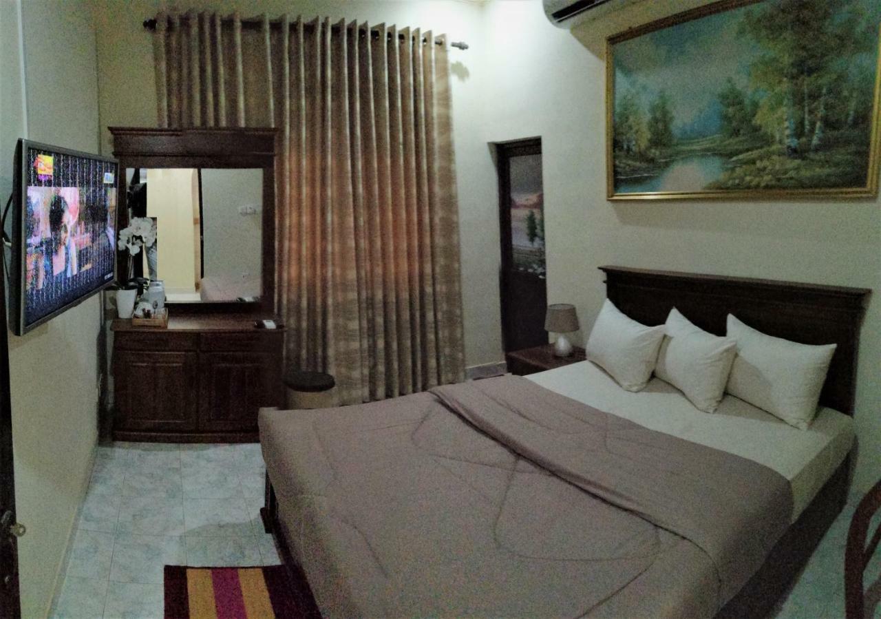 Holidays Hotel Nainamadama Экстерьер фото